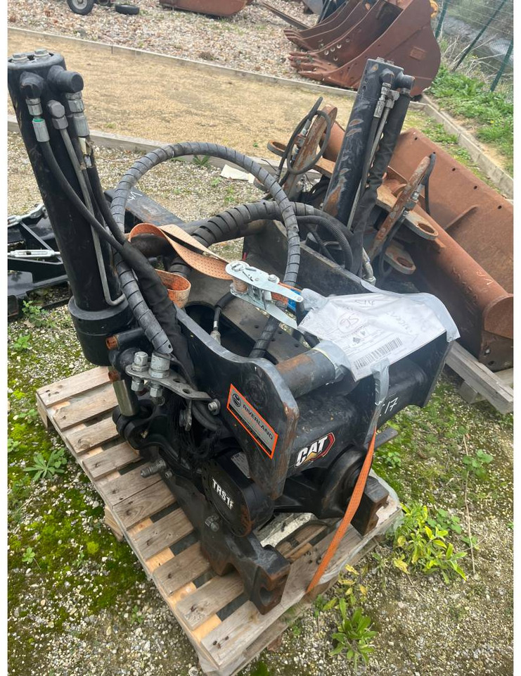 CAT TRS18/S70/S70 - Tiltrotator: foto 1 CAT TRS18/S70/S70 - Tiltrotator: foto 1