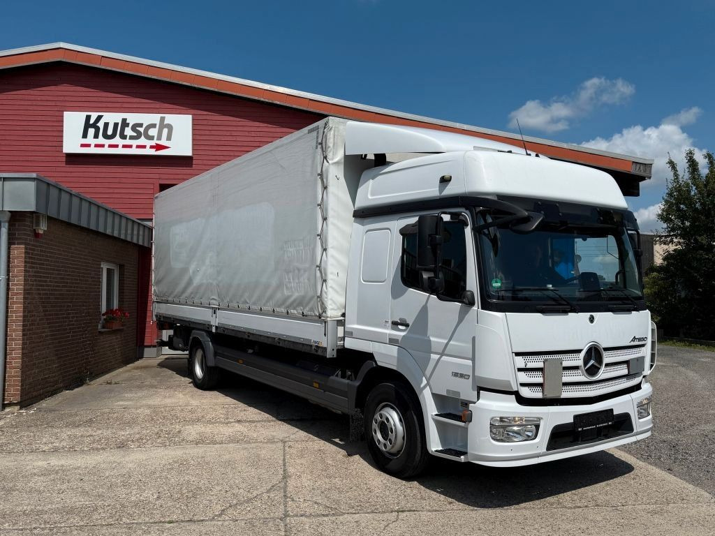 Mercedes-Benz Atego 1530L gr. Fhs. Pritsche / Plane + LBW - Camion centinato: foto 2 Mercedes-Benz Atego 1530L gr. Fhs. Pritsche / Plane + LBW - Camion centinato: foto 2
