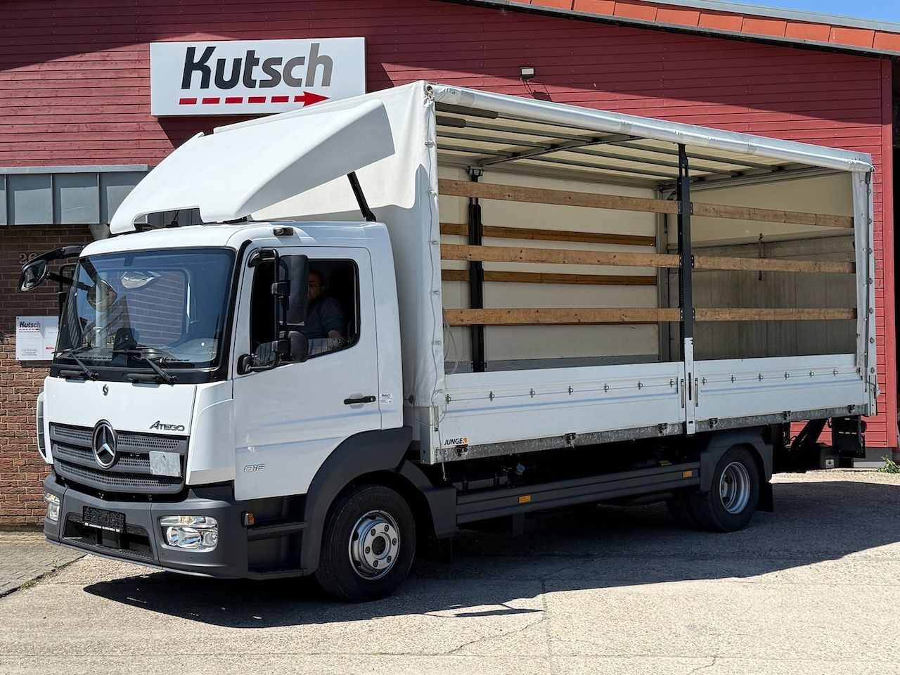 Mercedes-Benz Atego 818L Plane, Ladebordwand, Klima, AHK - Camion centinato: foto 2 Mercedes-Benz Atego 818L Plane, Ladebordwand, Klima, AHK - Camion centinato: foto 2