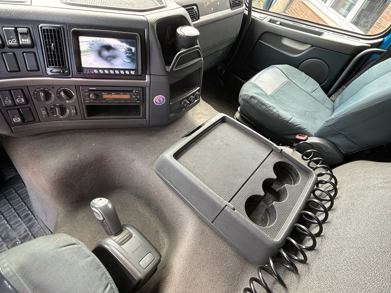 Autocarro furgonato Volvo FM 330 Koffer10m/Lbw. 4achser: foto 9