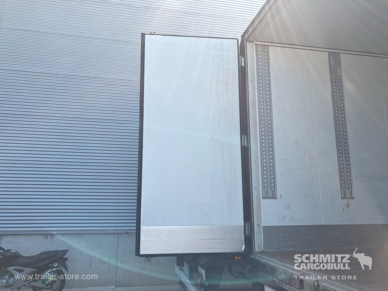 SCHMITZ Semiremolque Frigo Standard Double deck - Semirimorchio cella isotermica: foto 2 SCHMITZ Semiremolque Frigo Standard Double deck - Semirimorchio cella isotermica: foto 2