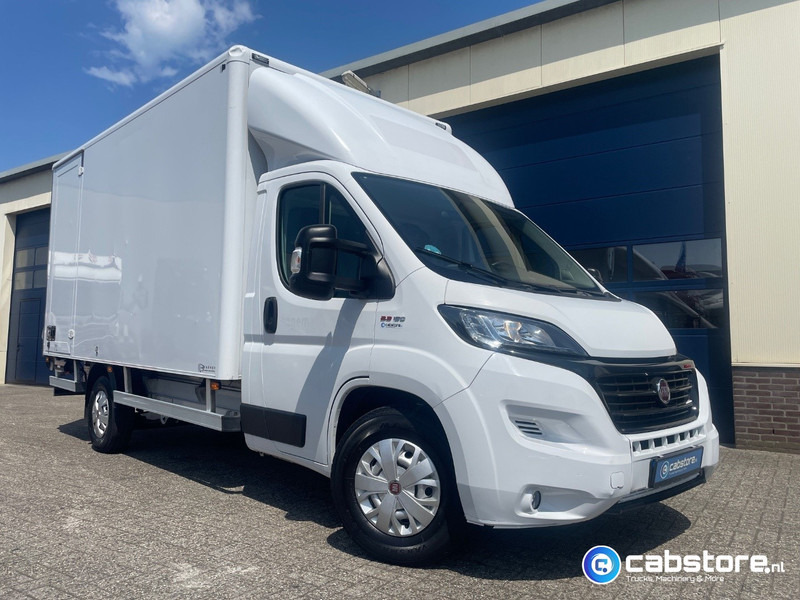 Fiat Ducato 2.3 Multijet 160 Pk Euro 6 - Bouwjaar 2021 - Handgeschakeld 6 speed - Airco - 3 zitplaatsen - Laadklep - Autocarro furgonato: foto 1 Fiat Ducato 2.3 Multijet 160 Pk Euro 6 - Bouwjaar 2021 - Handgeschakeld 6 speed - Airco - 3 zitplaatsen - Laadklep - Autocarro furgonato: foto 1