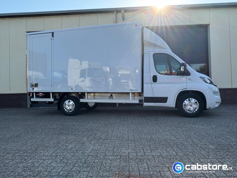 Fiat Ducato 2.3 Multijet 160 Pk Euro 6 - Bouwjaar 2021 - Handgeschakeld 6 speed - Airco - 3 zitplaatsen - Laadklep - Autocarro furgonato: foto 5 Fiat Ducato 2.3 Multijet 160 Pk Euro 6 - Bouwjaar 2021 - Handgeschakeld 6 speed - Airco - 3 zitplaatsen - Laadklep - Autocarro furgonato: foto 5