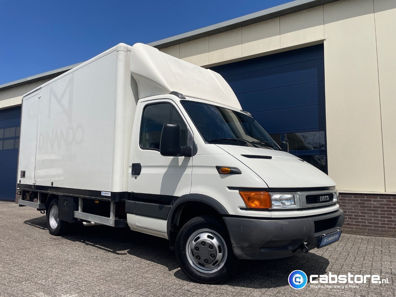 Iveco 40C 40C12 EURO 3 4x2 Bakwagen Euro 3 - Bouwjaar 2003 - APK tot 10-05-2026 -Handgeschakelde versnellingsbak - Furgone box: foto 1 Iveco 40C 40C12 EURO 3 4x2 Bakwagen Euro 3 - Bouwjaar 2003 - APK tot 10-05-2026 -Handgeschakelde versnellingsbak - Furgone box: foto 1