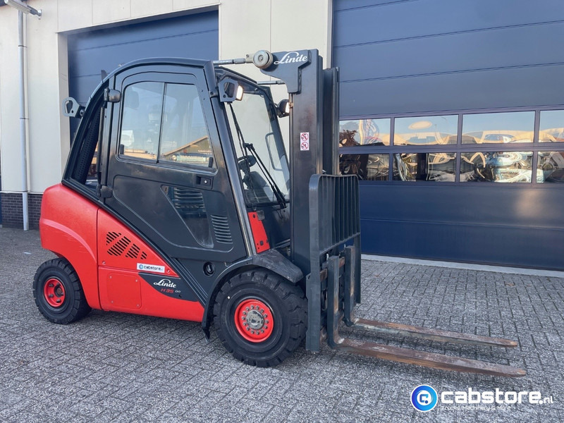 Linde H35D-02 Heftruck - Bouwjaar 2013 - Draaiuren 6892 - Diesel - Side Shift - Freelift - Doorrij hoogte 217 cm !! - Carrello elevatore diesel: foto 1 Linde H35D-02 Heftruck - Bouwjaar 2013 - Draaiuren 6892 - Diesel - Side Shift - Freelift - Doorrij hoogte 217 cm !! - Carrello elevatore diesel: foto 1