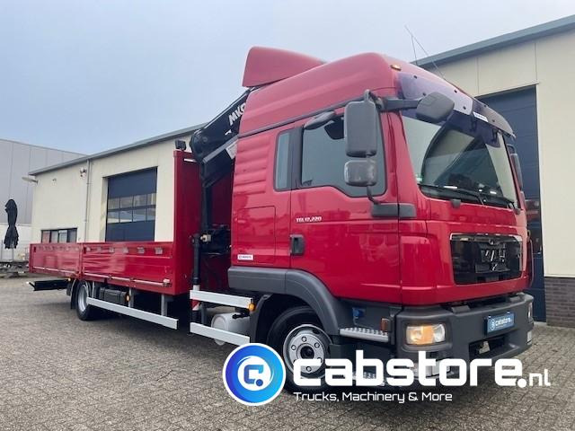 MAN TGL 12.220 4x2 BL Kraanwagen + open laadbak - Euro 5 - Handgeschakeld 6 speed - 6 Cilinder motor - MKG Laadkraan met afstandsbediening - Laadbak 690 cm lang! - Zeer nette MAN - Camion con gru: foto 4 MAN TGL 12.220 4x2 BL Kraanwagen + open laadbak - Euro 5 - Handgeschakeld 6 speed - 6 Cilinder motor - MKG Laadkraan met afstandsbediening - Laadbak 690 cm lang! - Zeer nette MAN - Camion con gru: foto 4