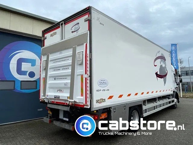 Renault D-19 Wide 4x2 Koelwagen D 19 Wide 4x2 Euro 6 Koelwagen - HANDGESCHAKELD - Kuhlkoffer - Frigo -Thermobox - Year 2015 - CHEREAU BOX - CARRIER Supra 850U - GOOD CONDITION - Autocarro frigorifero: foto 4 Renault D-19 Wide 4x2 Koelwagen D 19 Wide 4x2 Euro 6 Koelwagen - HANDGESCHAKELD - Kuhlkoffer - Frigo -Thermobox - Year 2015 - CHEREAU BOX - CARRIER Supra 850U - GOOD CONDITION - Autocarro frigorifero: foto 4