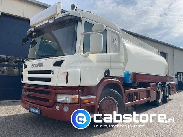 Scania P 380 B 6X2*4 HNA - RETARDER - Tankwagen olie - Olietank - ADR - 16.920 liter - Bouwjaar 2007 - Km 881.924 - Camion cisterna: foto 2 Scania P 380 B 6X2*4 HNA - RETARDER - Tankwagen olie - Olietank - ADR - 16.920 liter - Bouwjaar 2007 - Km 881.924 - Camion cisterna: foto 2