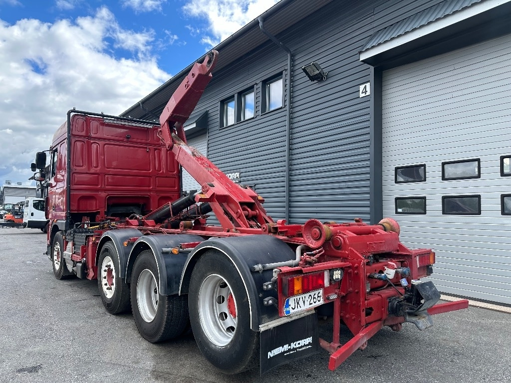 DAF XF105.410 8x2 - Autocarro scarrabile: foto 4 DAF XF105.410 8x2 - Autocarro scarrabile: foto 4