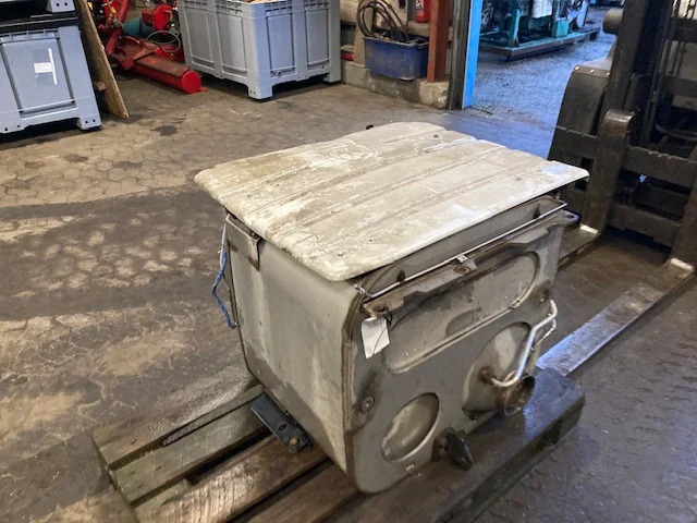 MAN 81.15103-6131 – MAN silencer - Impianto di scarico per Camion: foto 3 MAN 81.15103-6131 – MAN silencer - Impianto di scarico per Camion: foto 3