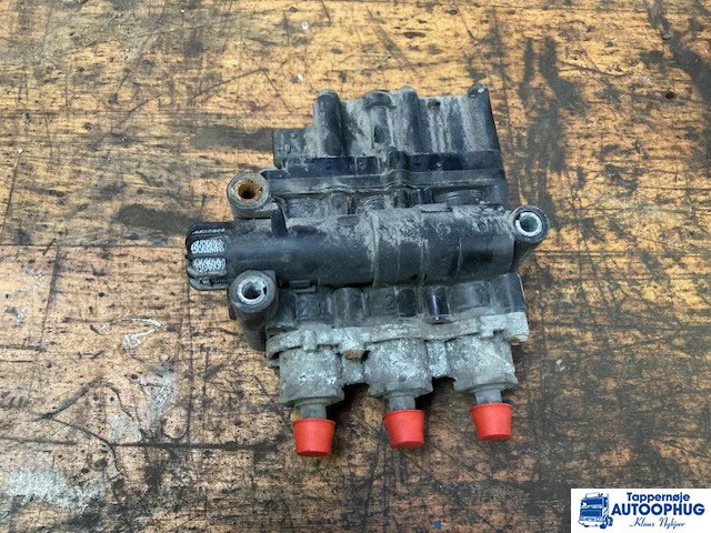 Scania Air suspension valve – Scania 1889795 - Sistema elettrico per Camion: foto 2 Scania Air suspension valve – Scania 1889795 - Sistema elettrico per Camion: foto 2