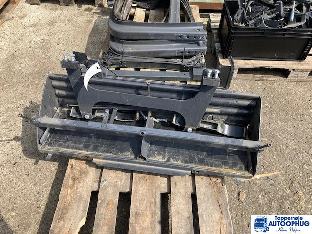 Scania Battery box – Scania 2016256 - Carrozzeria ed esterni per Camion: foto 1 Scania Battery box – Scania 2016256 - Carrozzeria ed esterni per Camion: foto 1