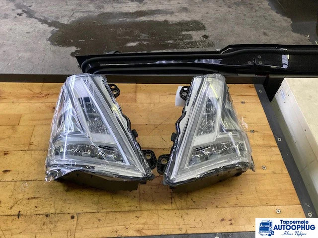 Volvo Headlamp RH – Volvo 24056510 - Sistema elettrico per Camion: foto 2 Volvo Headlamp RH – Volvo 24056510 - Sistema elettrico per Camion: foto 2