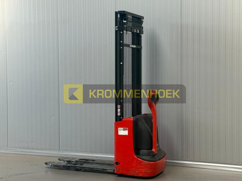 Linde L 10 - Stoccatore: foto 3 Linde L 10 - Stoccatore: foto 3