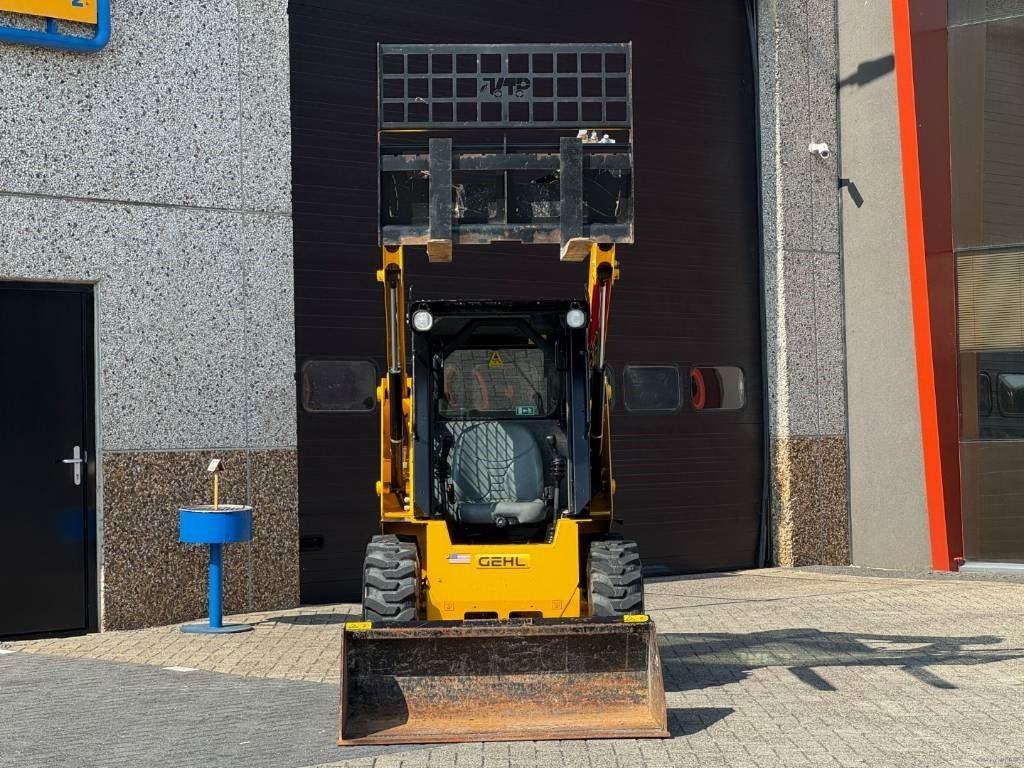 Gehl R135 / Manitou 1350R Skid Steer, 2022 - Minipala: foto 3 Gehl R135 / Manitou 1350R Skid Steer, 2022 - Minipala: foto 3