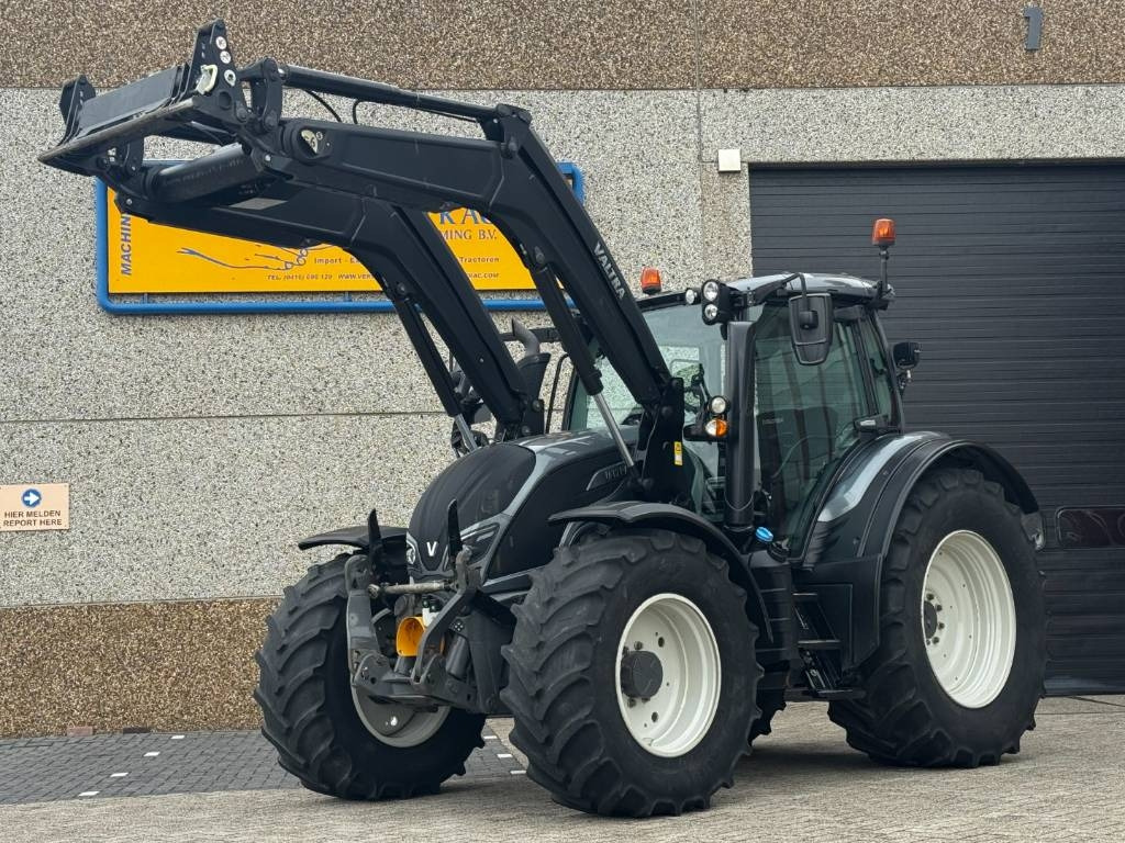 Valtra N174D, Frontlinkage + PTO, Frontloader, 3846 hours - Trattore: foto 1 Valtra N174D, Frontlinkage + PTO, Frontloader, 3846 hours - Trattore: foto 1