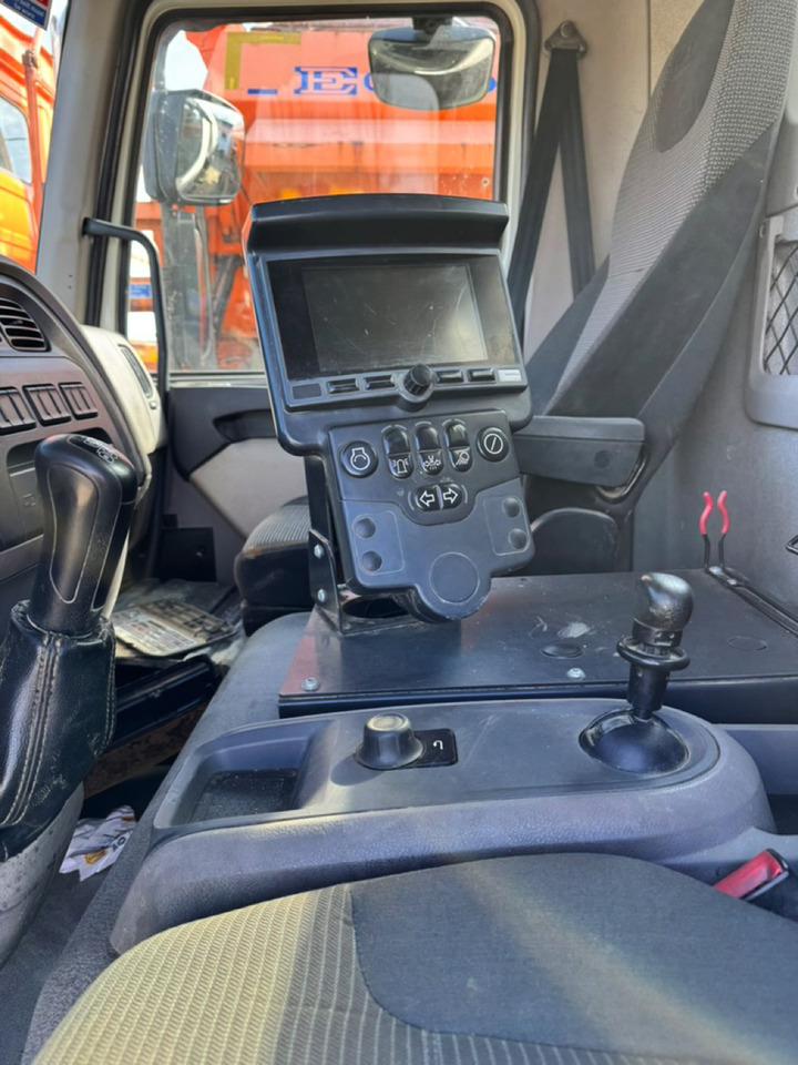 Spazzatrice stradale DAF LF180: foto 11