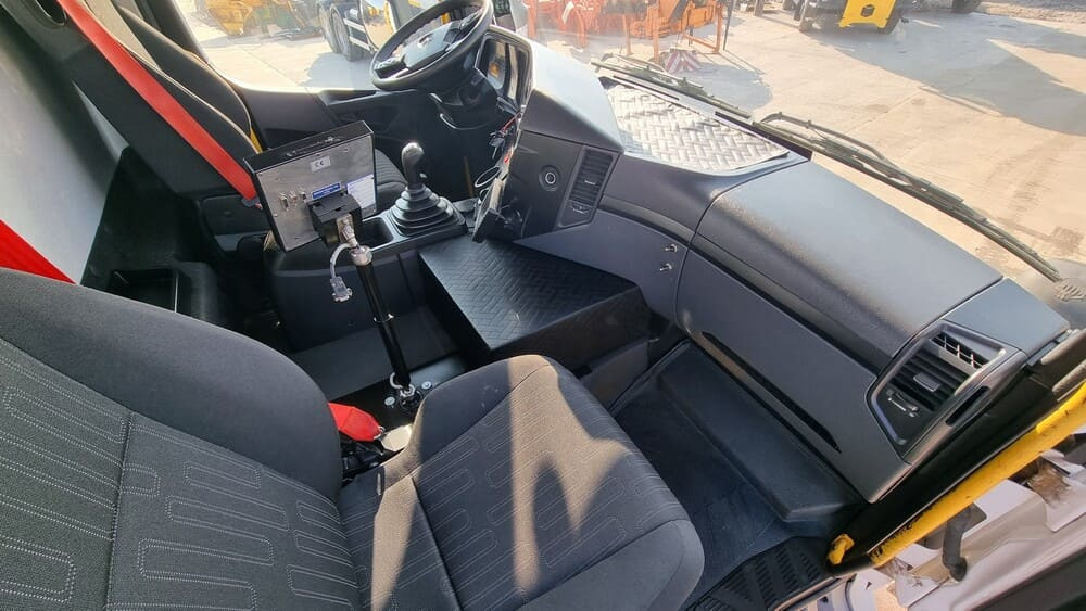 MERCEDES-BENZ AROCS 3243 8x4 | Euro 6 | Piaskarko Solarka Econ 12m³ - Mezzo spazzaneve: foto 2 MERCEDES-BENZ AROCS 3243 8x4 | Euro 6 | Piaskarko Solarka Econ 12m³ - Mezzo spazzaneve: foto 2