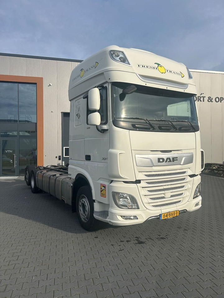 DAF XF 530 XF530 Super Space Cab FAR - Autocarro telaio: foto 2 DAF XF 530 XF530 Super Space Cab FAR - Autocarro telaio: foto 2