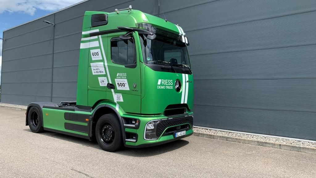 Mercedes-Benz eActros 600 LS + - Trattore stradale: foto 1 Mercedes-Benz eActros 600 LS + - Trattore stradale: foto 1