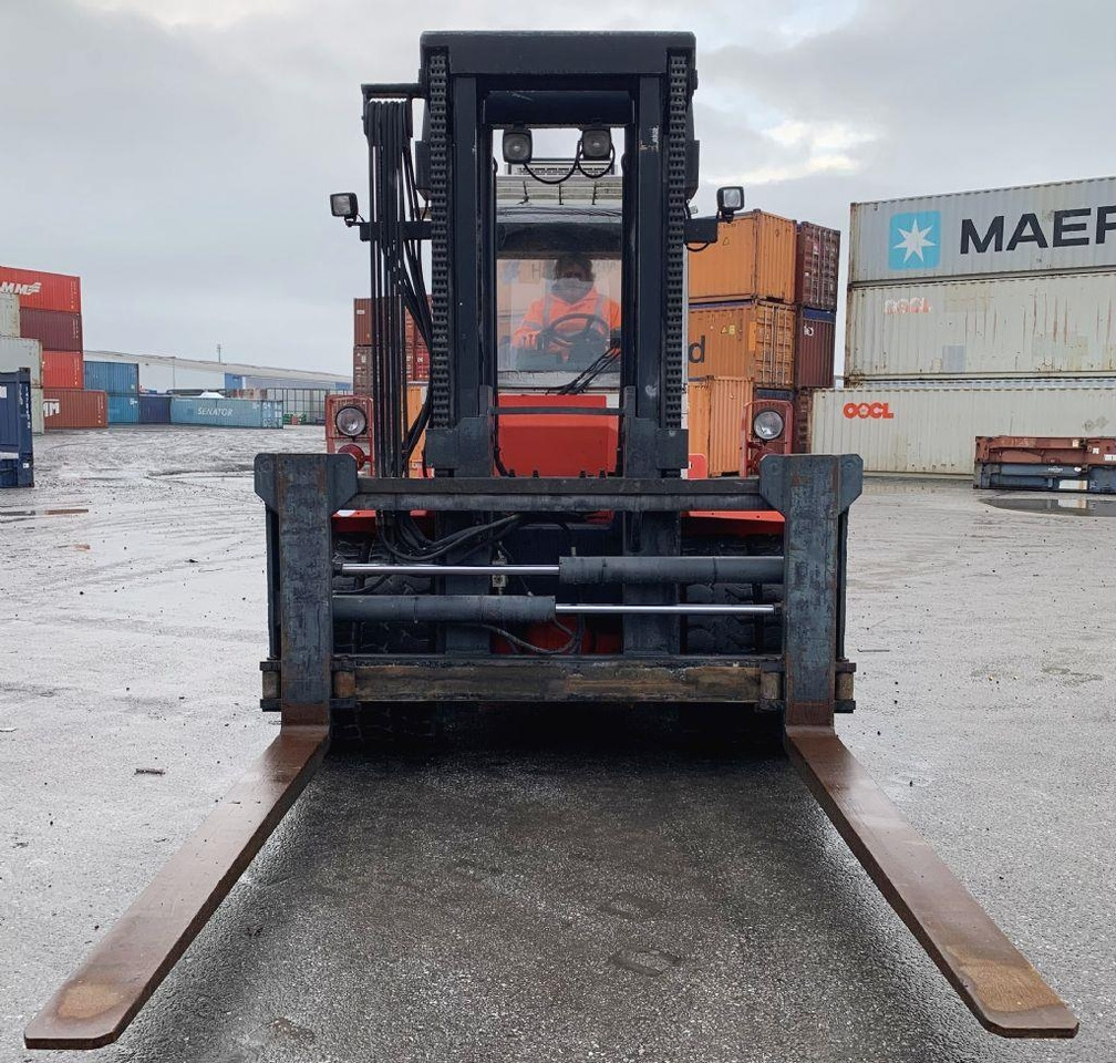 Svetruck 13,6-120-32 - Carrello elevatore diesel: foto 3 Svetruck 13,6-120-32 - Carrello elevatore diesel: foto 3