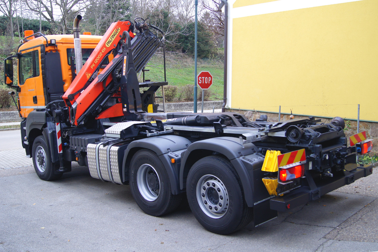 MAN TGS 28.400 BL 6x4-4/PK 12002 D/PALIFT/Winterdienst/Streuer/Pflug - Autocarro scarrabile, Camion con gru: foto 3 MAN TGS 28.400 BL 6x4-4/PK 12002 D/PALIFT/Winterdienst/Streuer/Pflug - Autocarro scarrabile, Camion con gru: foto 3