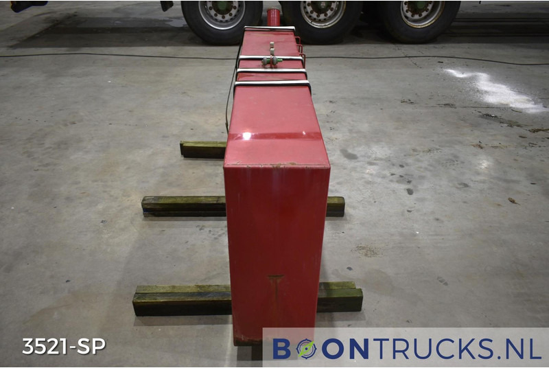 Onbekend BRANDSTOFTANK | L 30 x W 183 x H 77 cm * ca 400 L - Serbatoio carburante: foto 4 Onbekend BRANDSTOFTANK | L 30 x W 183 x H 77 cm * ca 400 L - Serbatoio carburante: foto 4