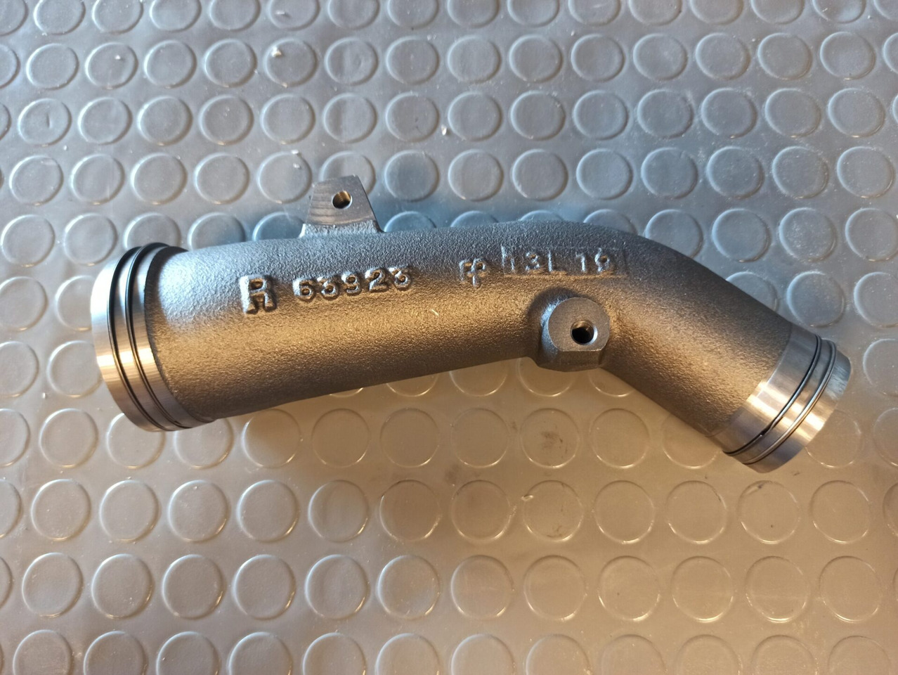 SCANIA EXHAUST MANIFOLD - 63923 - Collettore di scarico per Camion: foto 1 SCANIA EXHAUST MANIFOLD - 63923 - Collettore di scarico per Camion: foto 1