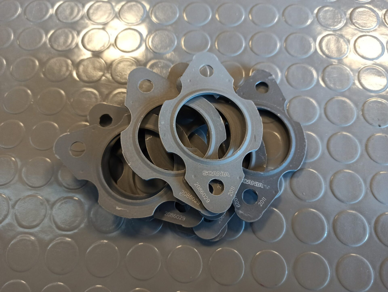 SCANIA EXHAUST MANIFOLD GASKET - 2086029 - Collettore di scarico per Camion: foto 1 SCANIA EXHAUST MANIFOLD GASKET - 2086029 - Collettore di scarico per Camion: foto 1