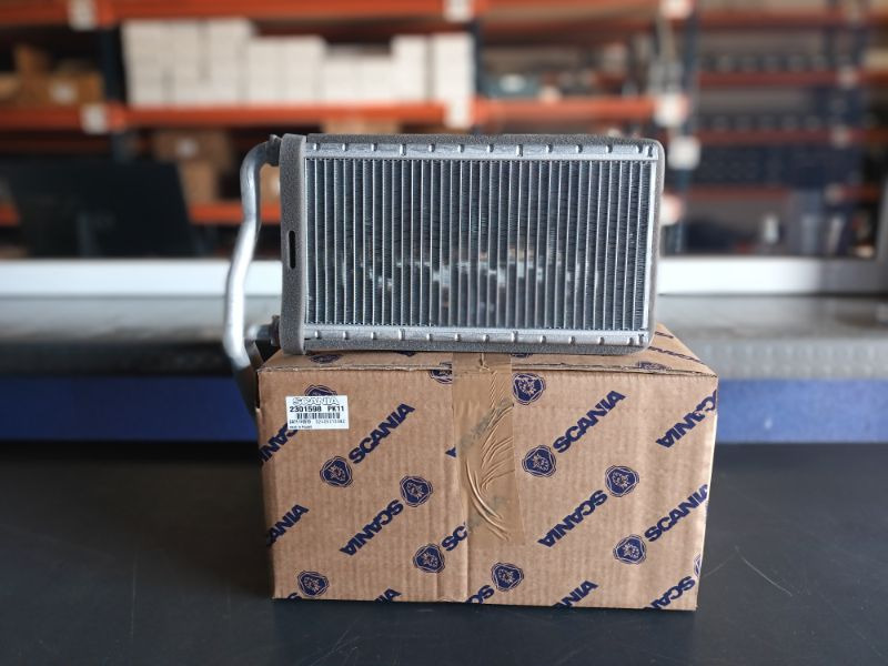 SCANIA HEAT EXCHANGER - 2301598 - Riscaldamento/ Ventilazione per Camion: foto 1 SCANIA HEAT EXCHANGER - 2301598 - Riscaldamento/ Ventilazione per Camion: foto 1