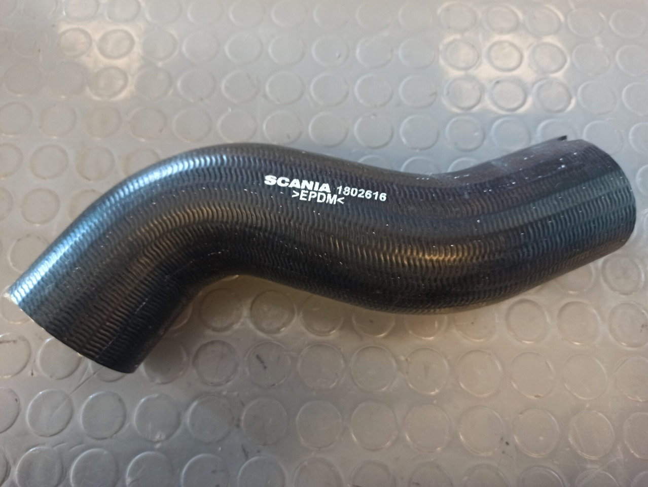 SCANIA HOSE 1802616 - Cambio e ricambi per Camion: foto 1 SCANIA HOSE 1802616 - Cambio e ricambi per Camion: foto 1