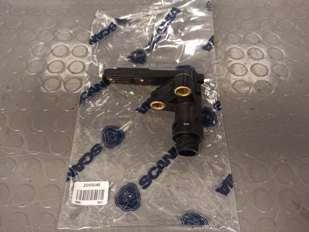 SCANIA LEVEL SENSOR - 2099046 - Assali e ricambi per Camion: foto 1 SCANIA LEVEL SENSOR - 2099046 - Assali e ricambi per Camion: foto 1