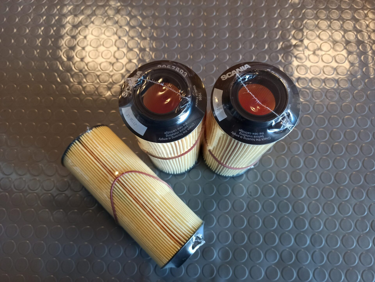 SCANIA OIL FILTER - 2057893 - Filtro olio per Camion: foto 1 SCANIA OIL FILTER - 2057893 - Filtro olio per Camion: foto 1