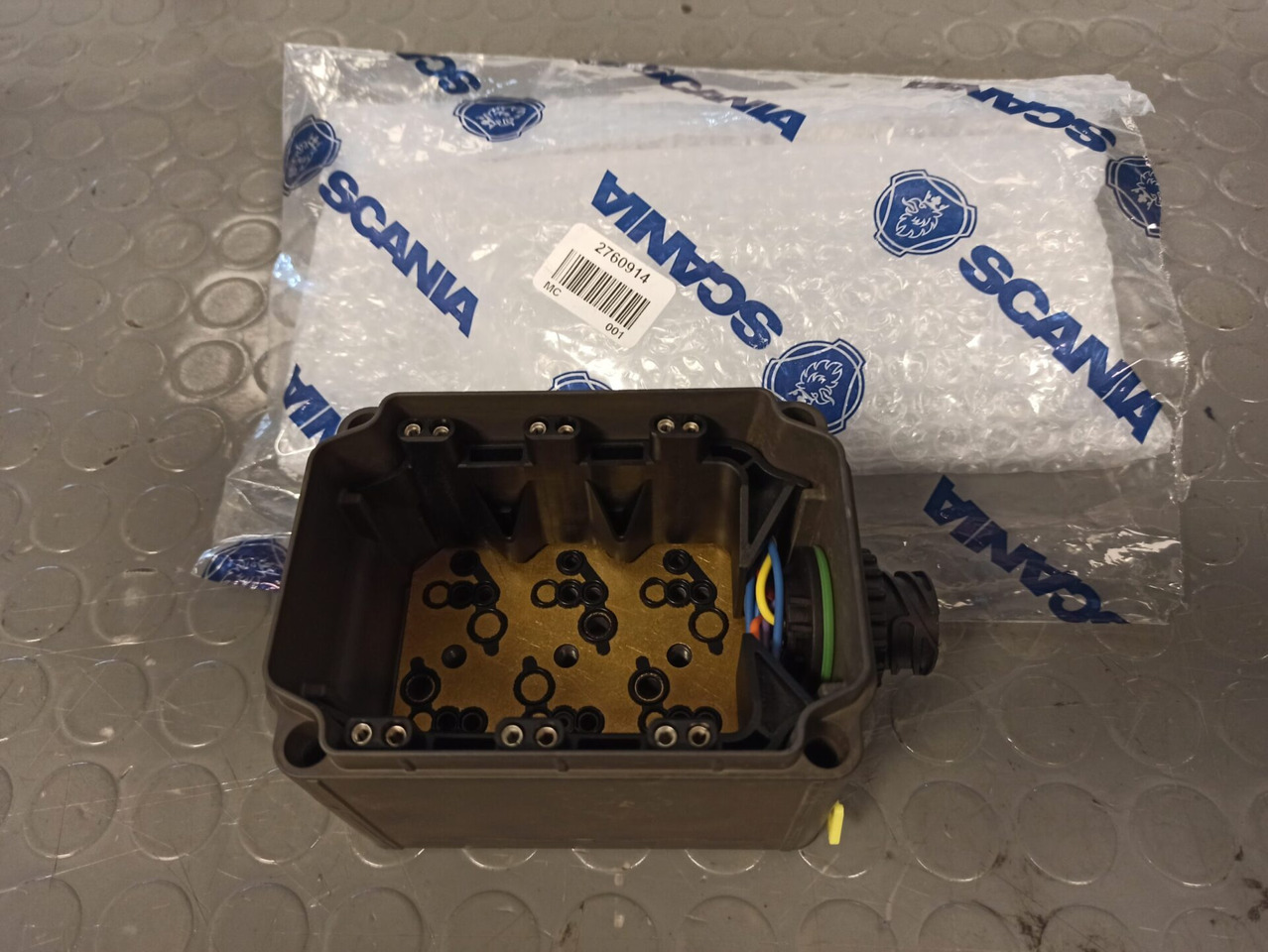 SCANIA VALVE HOUSING 2760914 - Cambio e ricambi per Camion: foto 2 SCANIA VALVE HOUSING 2760914 - Cambio e ricambi per Camion: foto 2