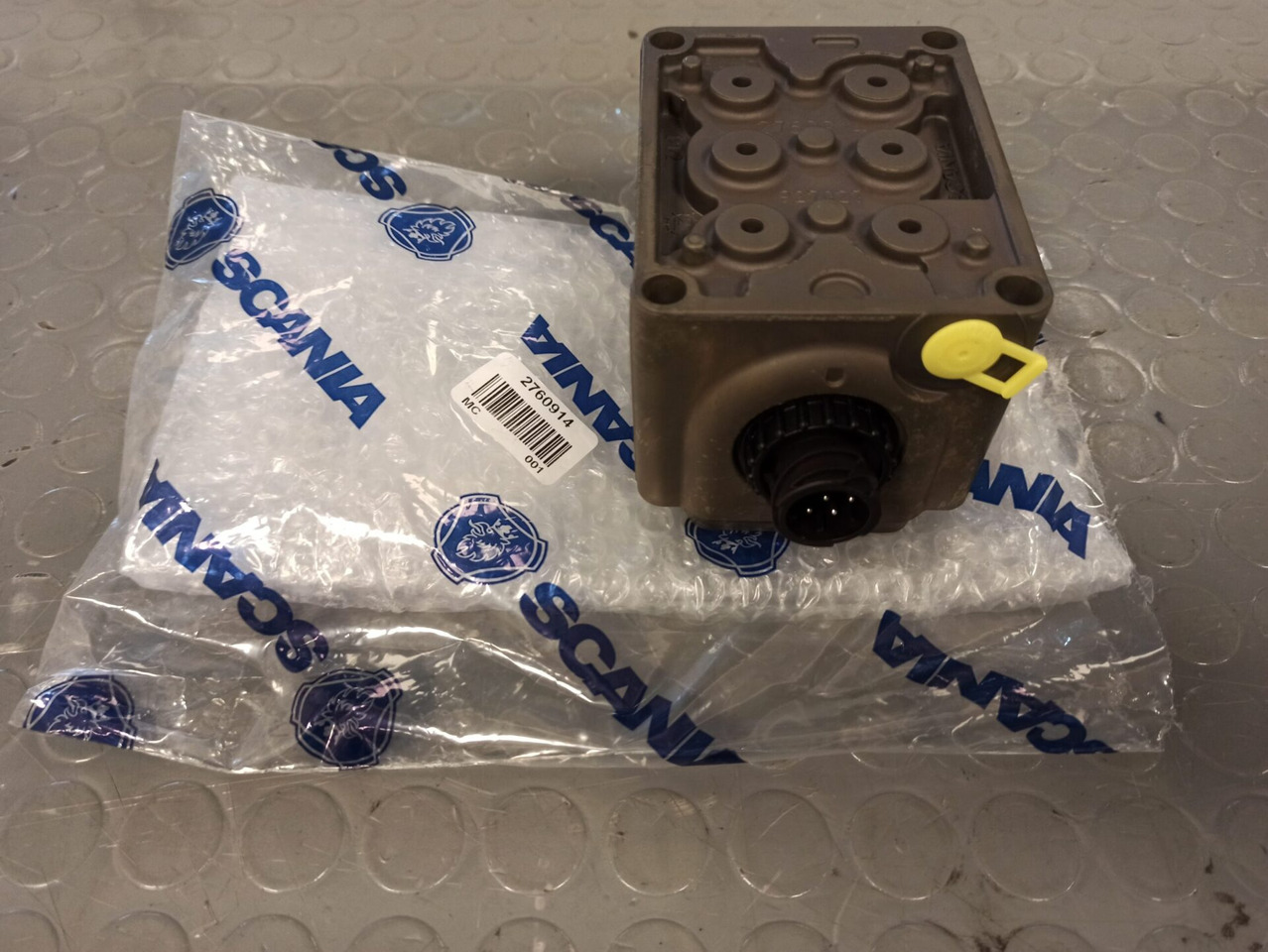 SCANIA VALVE HOUSING 2760914 - Cambio e ricambi per Camion: foto 1 SCANIA VALVE HOUSING 2760914 - Cambio e ricambi per Camion: foto 1