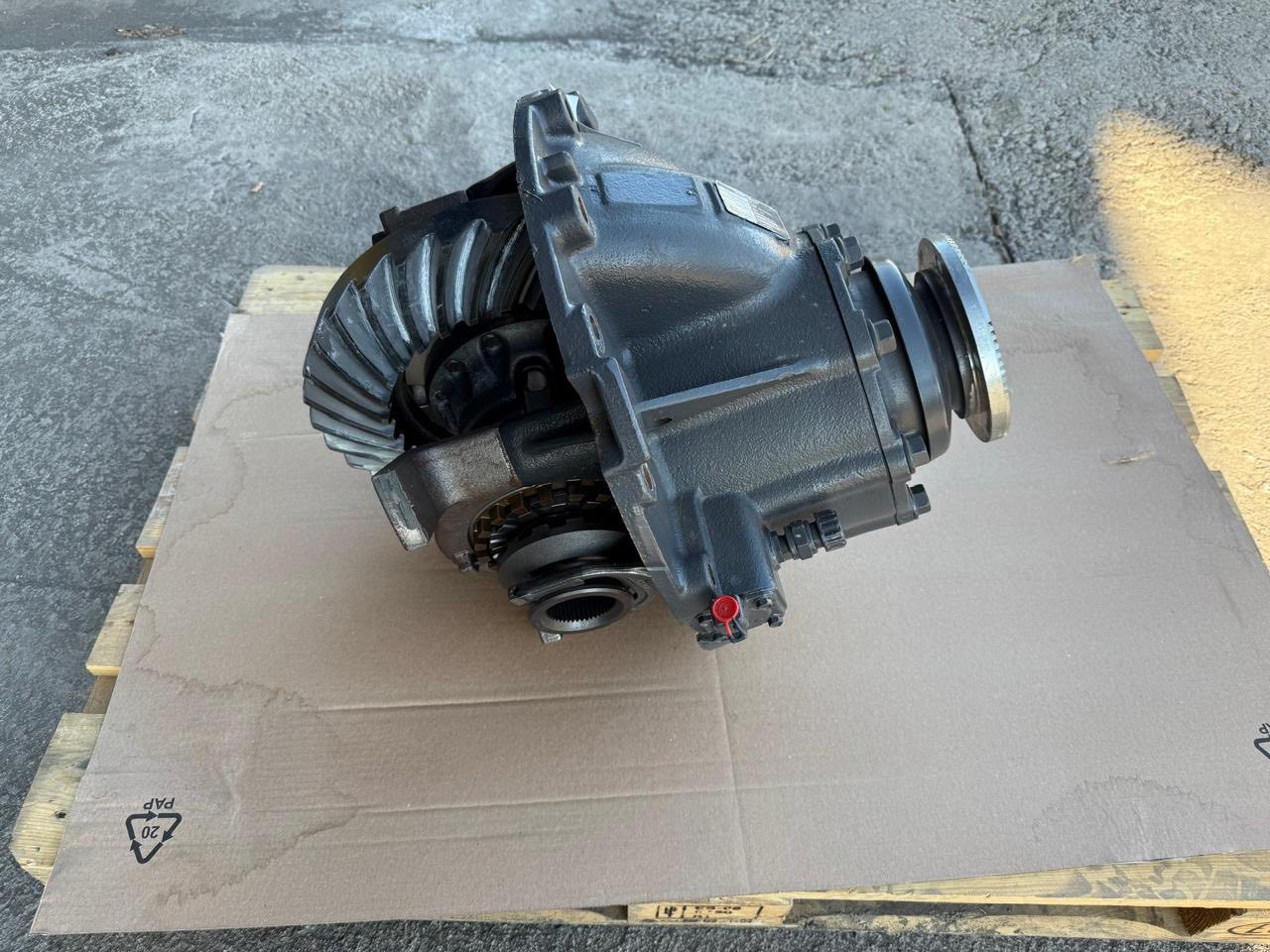 VOLVO Differential Groups 20701332 / 20487379 - Differenziale per Camion: foto 3 VOLVO Differential Groups 20701332 / 20487379 - Differenziale per Camion: foto 3