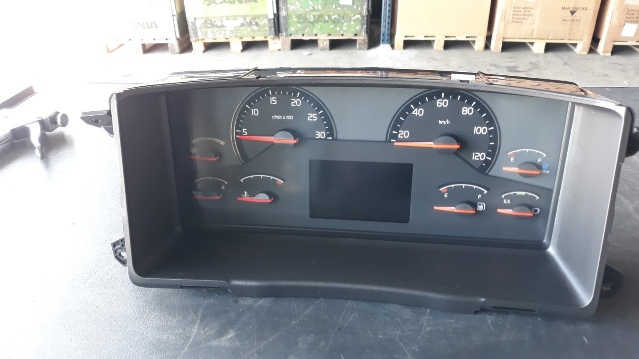 VOLVO INSTRUMENT CLUSTER 22174398 - Cruscotto per Camion: foto 4 VOLVO INSTRUMENT CLUSTER 22174398 - Cruscotto per Camion: foto 4