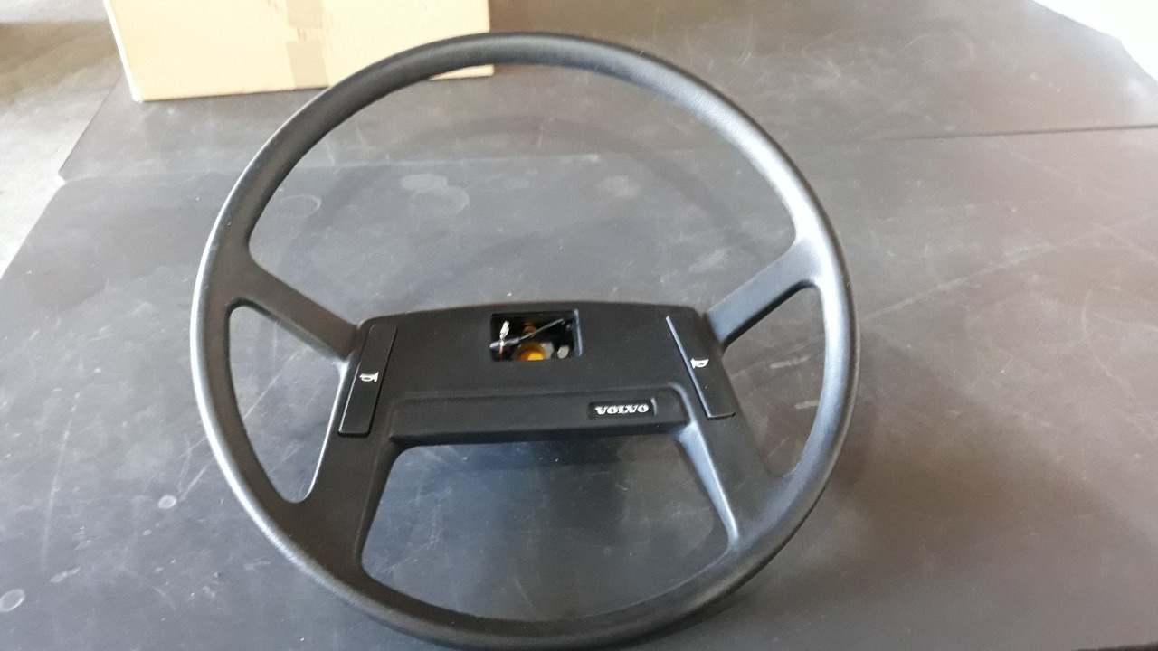 VOLVO STEERING WHEEL 1081910 - Volante per Camion: foto 3 VOLVO STEERING WHEEL 1081910 - Volante per Camion: foto 3