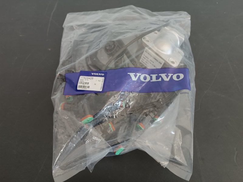 VOLVO WIRING HARNESS 17528428 - Cavi/ Fili per Camion: foto 1 VOLVO WIRING HARNESS 17528428 - Cavi/ Fili per Camion: foto 1
