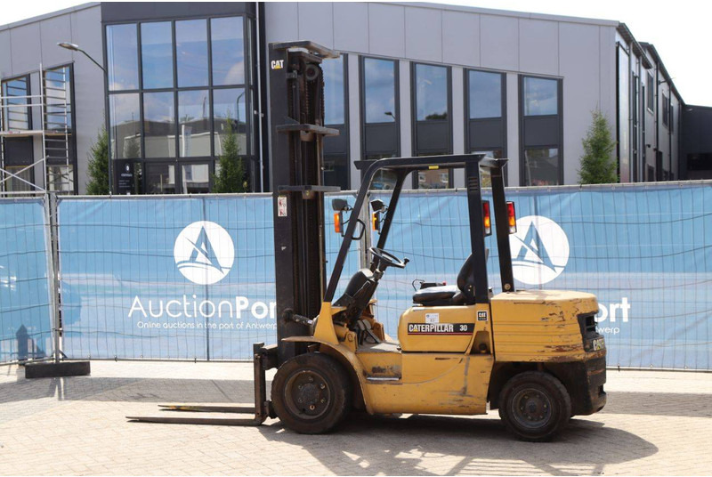 Caterpillar DP30 - Carrello elevatore diesel: foto 3 Caterpillar DP30 - Carrello elevatore diesel: foto 3