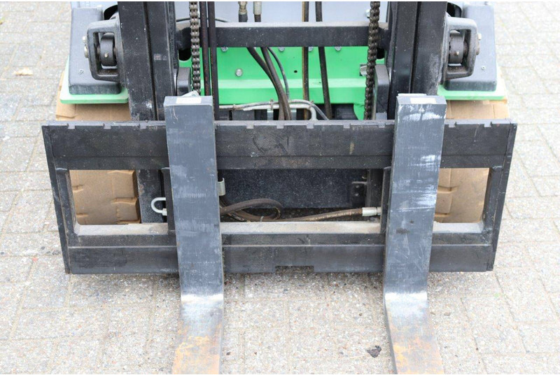 Carrello elevatore elettrico Cesab B420: foto 10 Carrello elevatore elettrico Cesab B420: foto 10