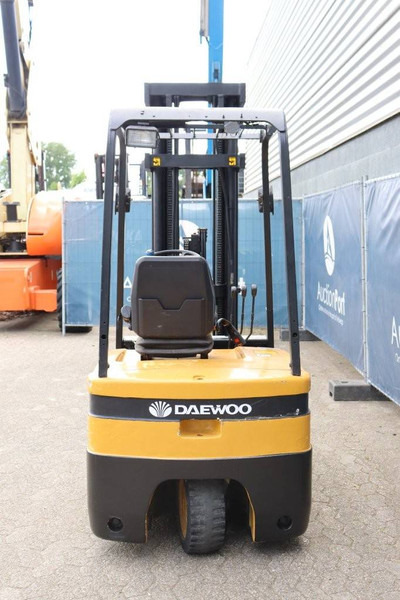 Daewoo B18T2 - Carrello elevatore elettrico: foto 4 Daewoo B18T2 - Carrello elevatore elettrico: foto 4