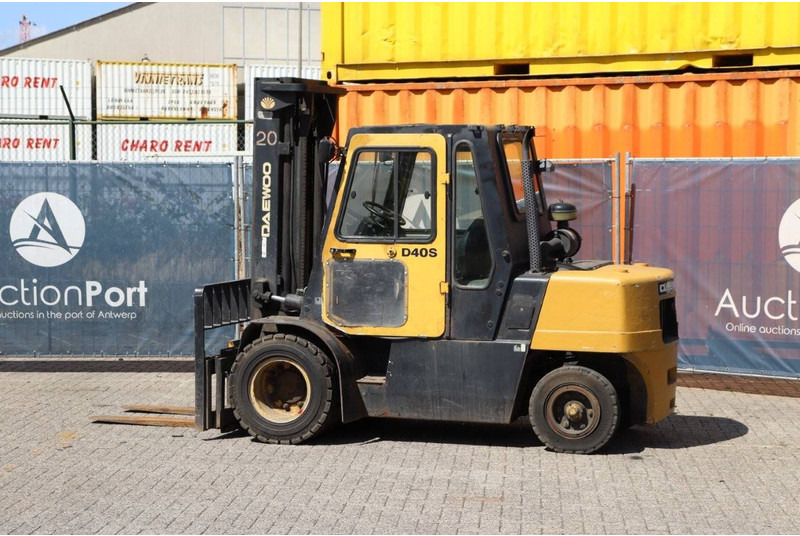 Daewoo D40S-2 - Carrello elevatore diesel: foto 3 Daewoo D40S-2 - Carrello elevatore diesel: foto 3