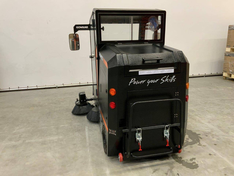 Daewoo DAS100 - Spazzatrice stradale: foto 5 Daewoo DAS100 - Spazzatrice stradale: foto 5