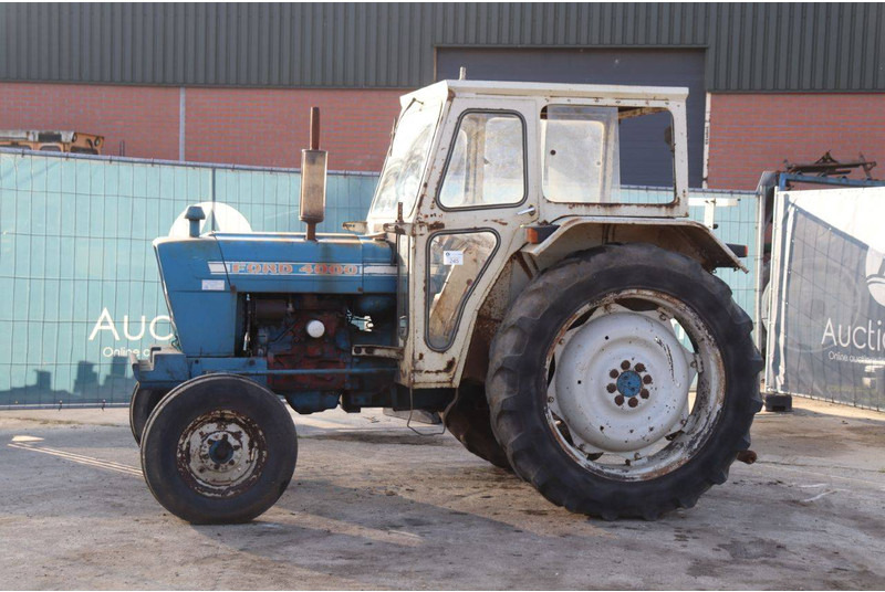 Ford 4000 - Trattore: foto 1 Ford 4000 - Trattore: foto 1
