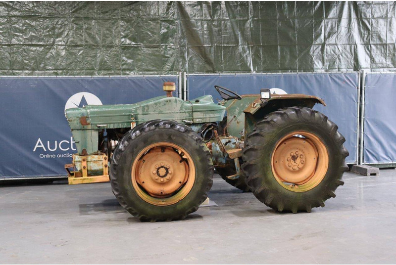 Ford County 1004 - Trattore: foto 1 Ford County 1004 - Trattore: foto 1