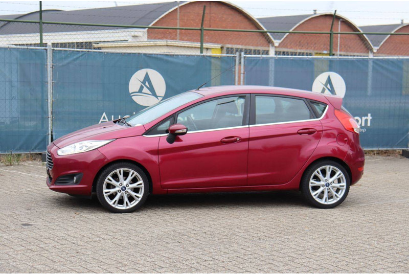 Ford Fiesta - Berlina: foto 1 Ford Fiesta - Berlina: foto 1