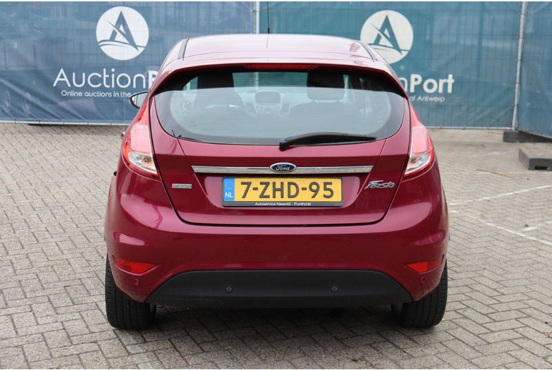 Ford Fiesta - Berlina: foto 5 Ford Fiesta - Berlina: foto 5