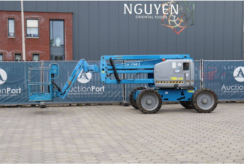 Genie Z-45/25J - Piattaforma articolata: foto 1 Genie Z-45/25J - Piattaforma articolata: foto 1