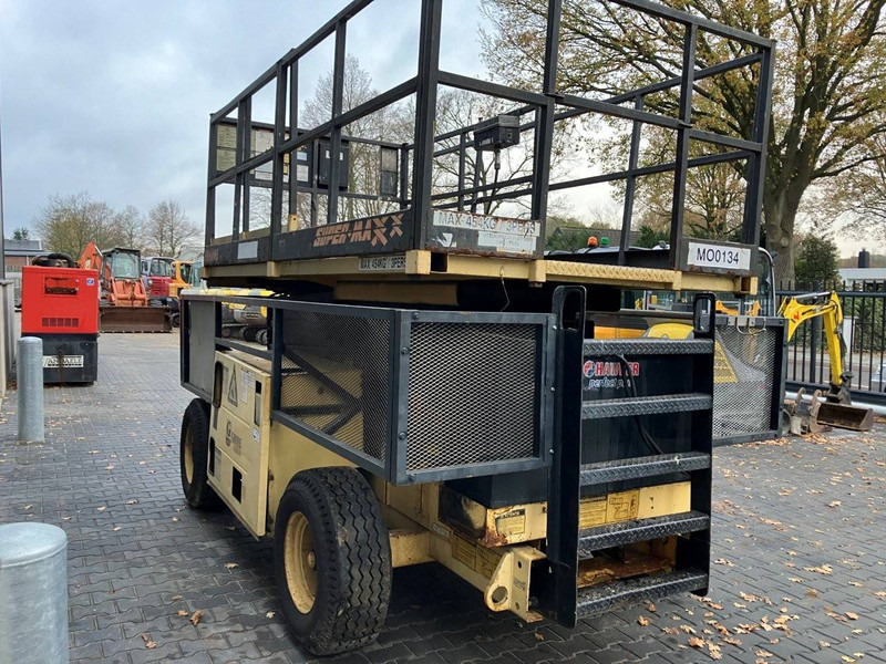 Grove SM4688E - Piattaforma a pantografo: foto 5 Grove SM4688E - Piattaforma a pantografo: foto 5